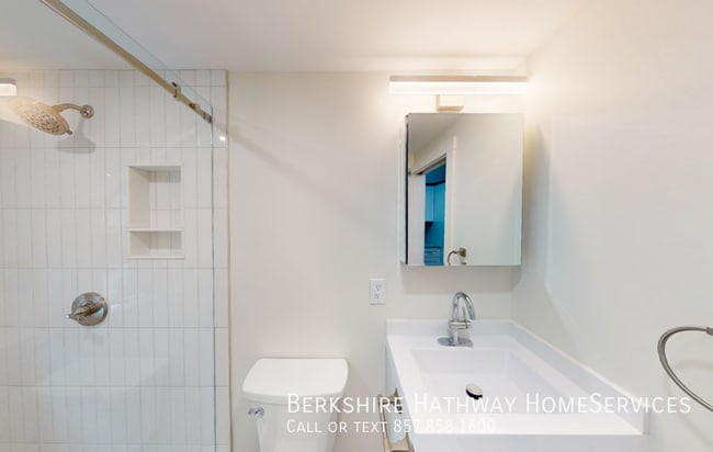 Building Photo - 3 Gibson St