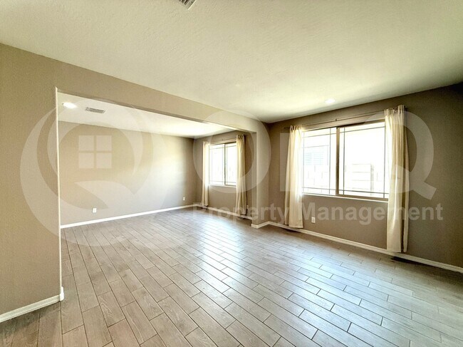 Building Photo - 5542 N 107th Ln