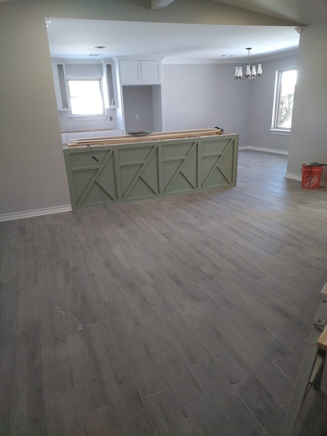 Building Photo - 3703 Montague Dr