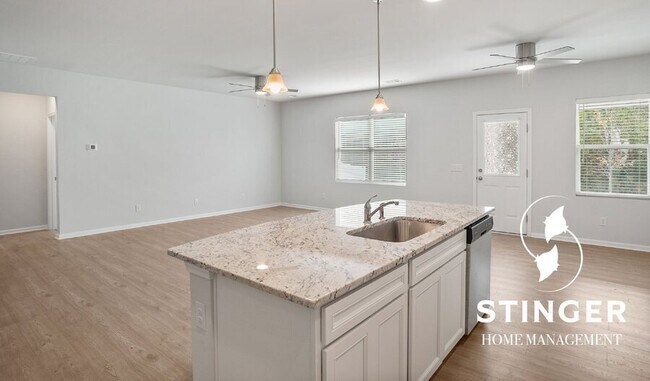 Building Photo - 70 Keowee Ln