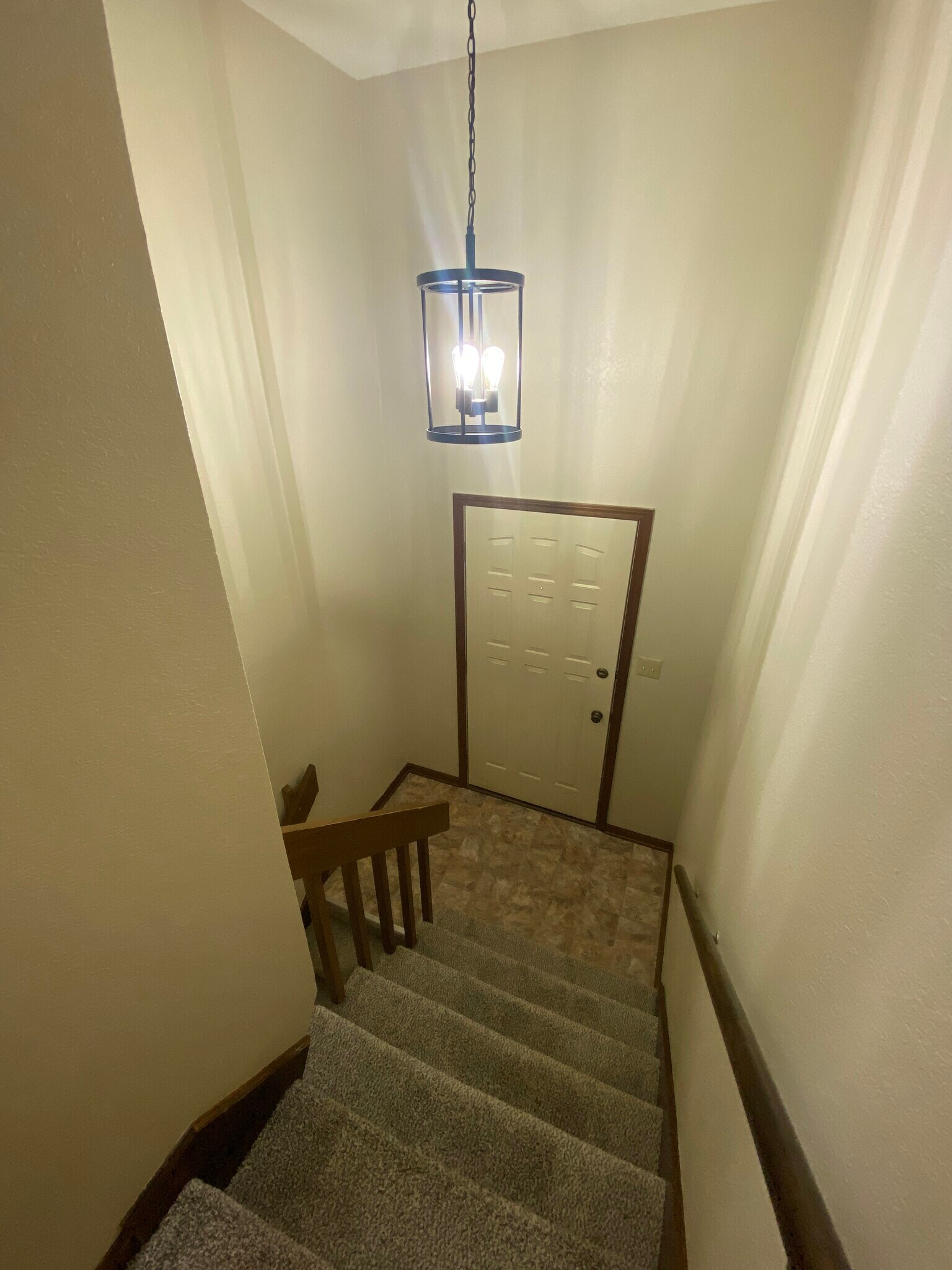 Building Photo - 733 SE Claremont St