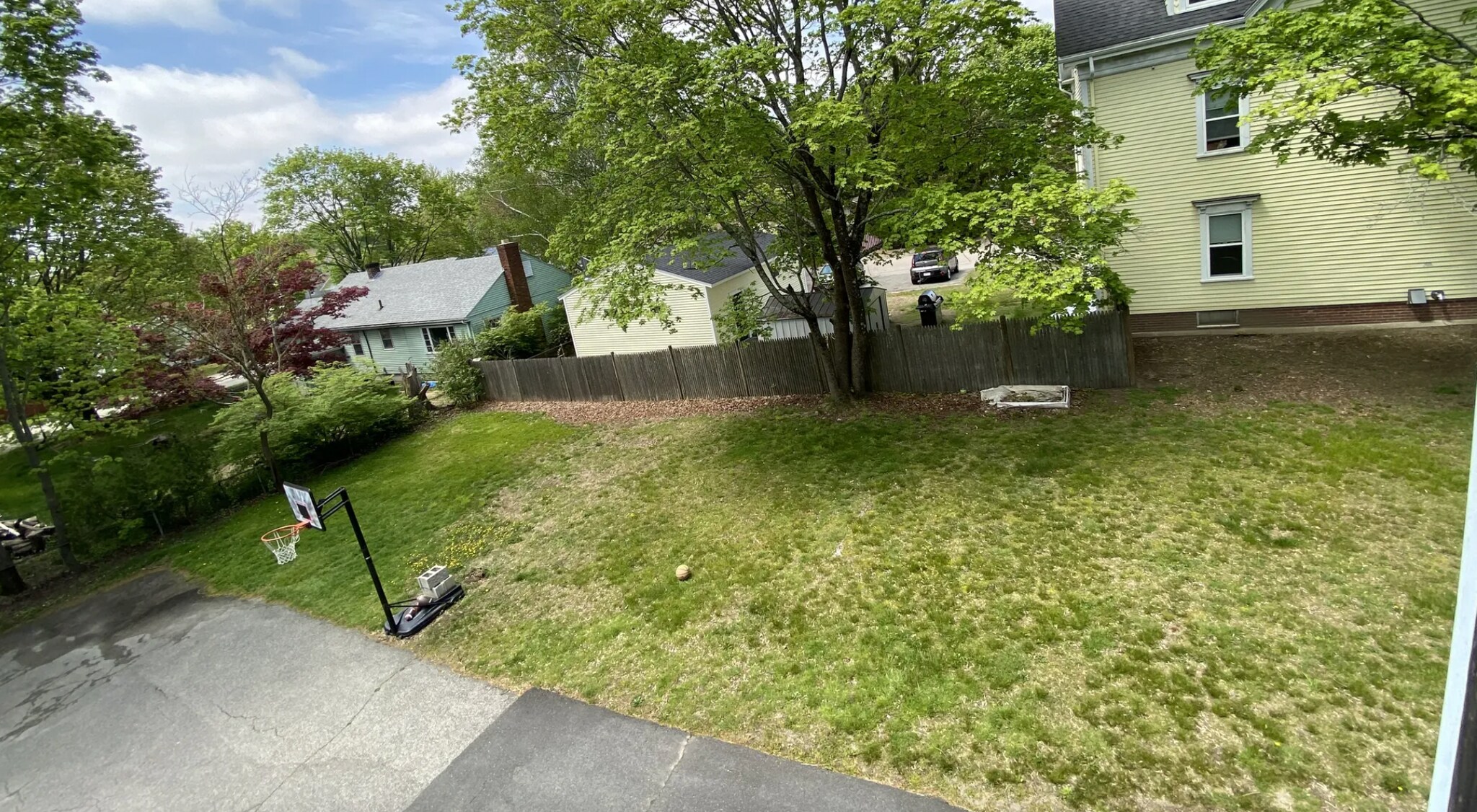 Building Photo - 359 Crescent St