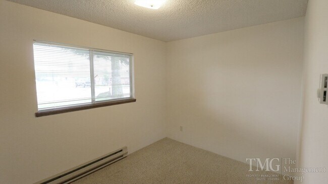 Building Photo - 3283 Addy St