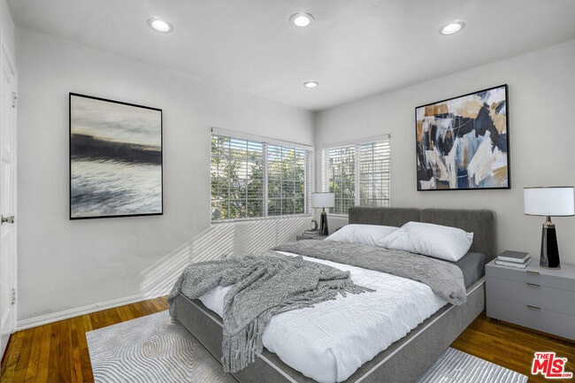 Building Photo - 10226 Regent St