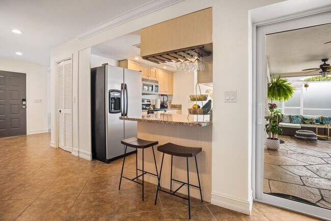 Building Photo - ** VICTORIA PARK ** 4 BED / 2 BATH - POOL ...