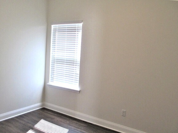 Building Photo - 898 Sunny Stroll Dr