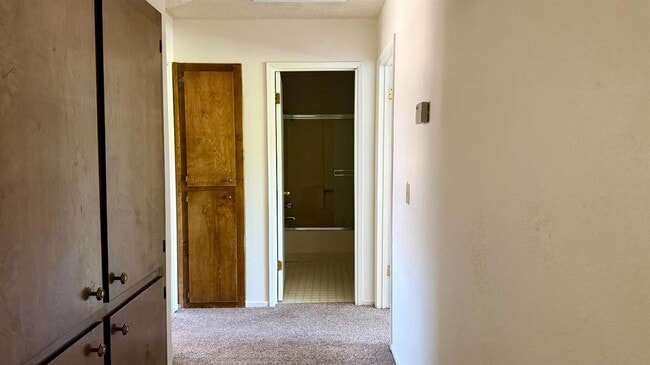 Building Photo - 40 N 19th Ave