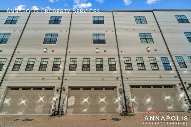 Building Photo - 285 West St