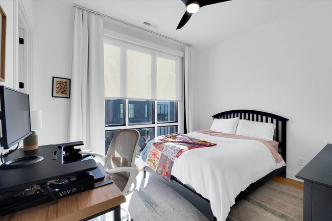 Building Photo - Stunning 3/2.5 Located on North Main Street, Downtown Greenville!