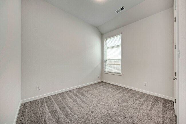 Building Photo - 4411 Hannover Wy