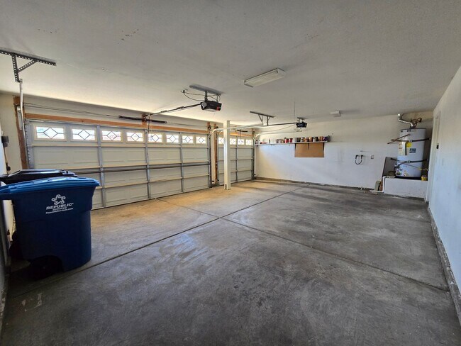 Building Photo - Don’t wait for summer, your pool home is ready now!!! 4 Bedroom, NW Las Vegas