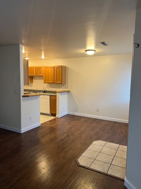 Building Photo - 113 Skeels Ave