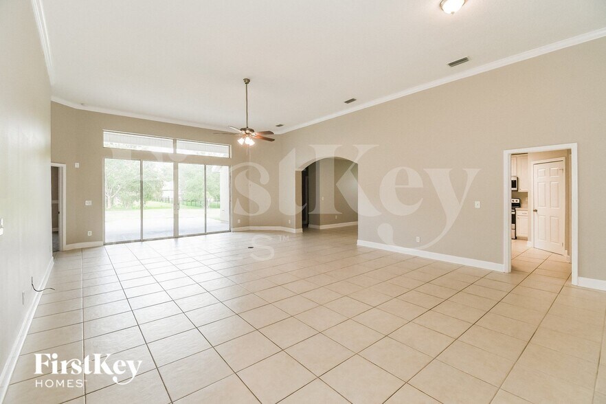 Building Photo - 2305 Yellow Jasmine Ln