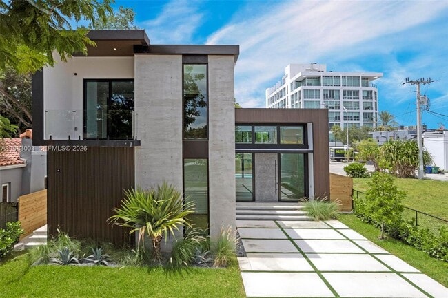 Building Photo - 630 NE 82nd St