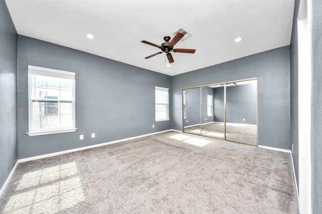 Building Photo - 2874 Holly Hall St