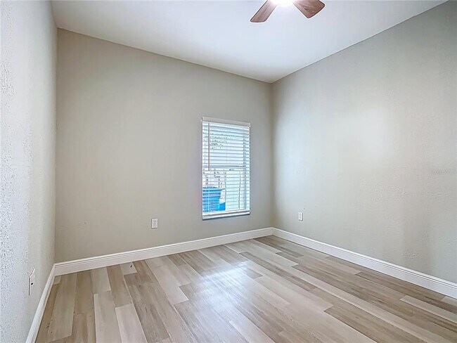 Building Photo - 550 Reddicks Cir