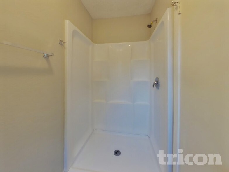 Building Photo - 3434 Deer Valley Dr