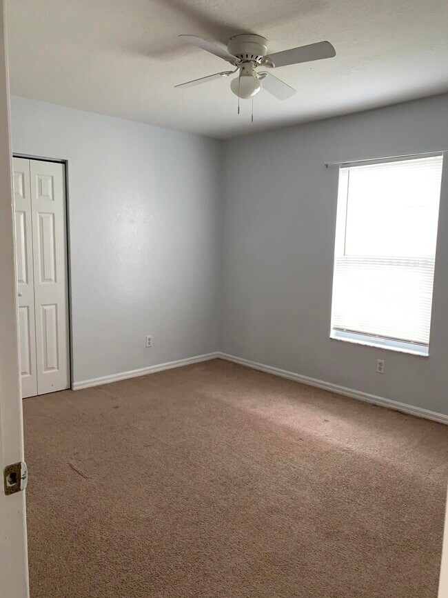 Building Photo - 2155 SE Bell Isle Dr