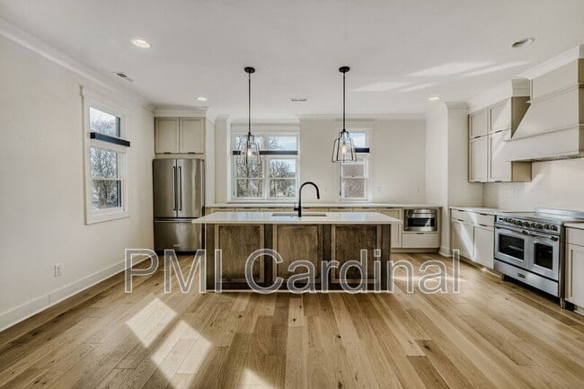 Building Photo - 3121 Colyer Pl