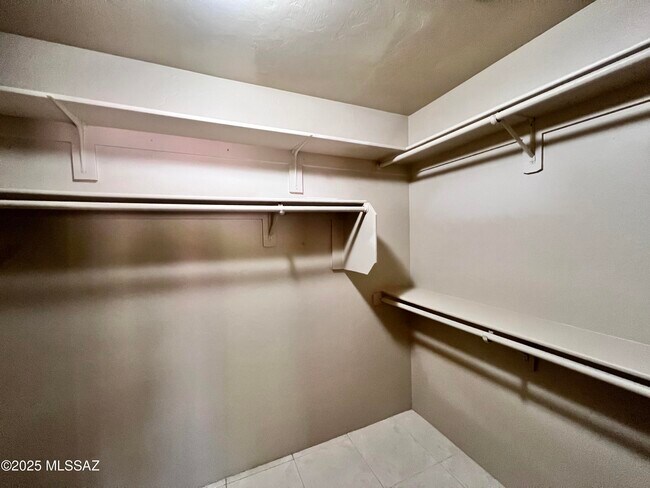 Building Photo - 8679 N Ahwatukee Way
