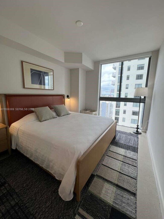 Building Photo - 11 NE 6th St