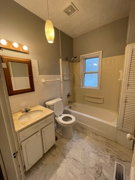 Building Photo - 1624 Woodward Ave