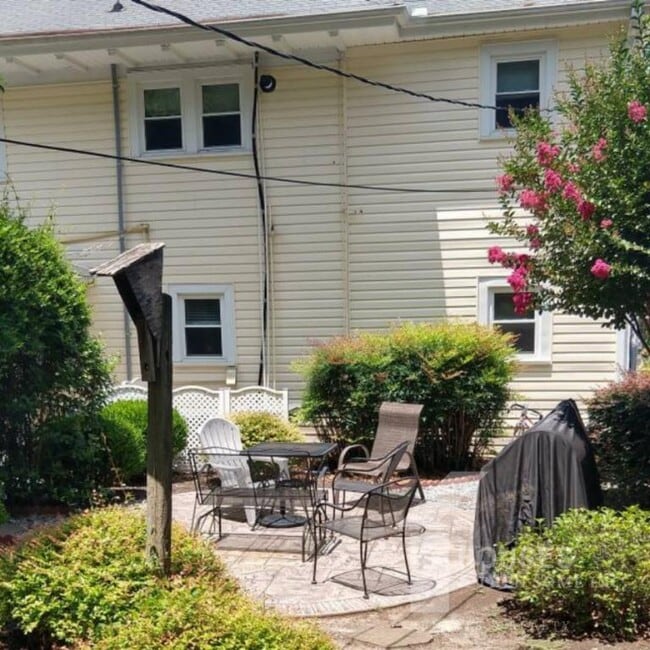 Building Photo - 11 Cateechee Ave