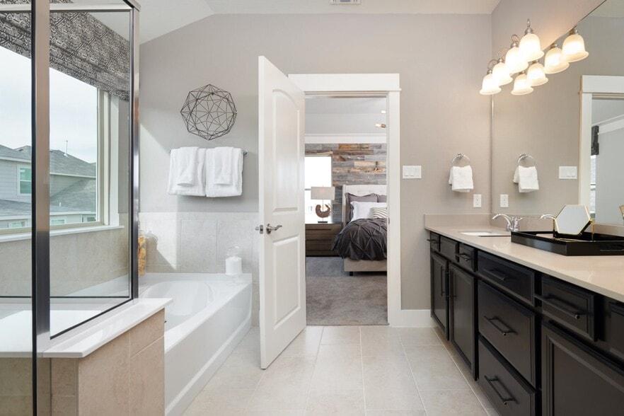 Owner's bathroom - Model Home - 16108 Nightshade St