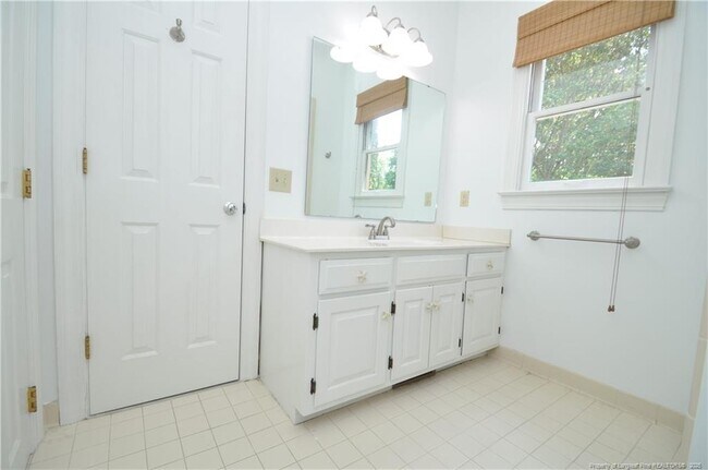 Building Photo - 6121 Chowning Ct