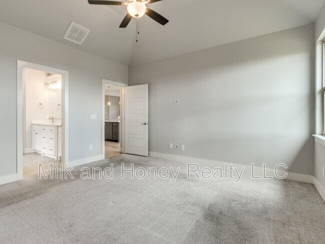Building Photo - 14525 Rochefort Ln