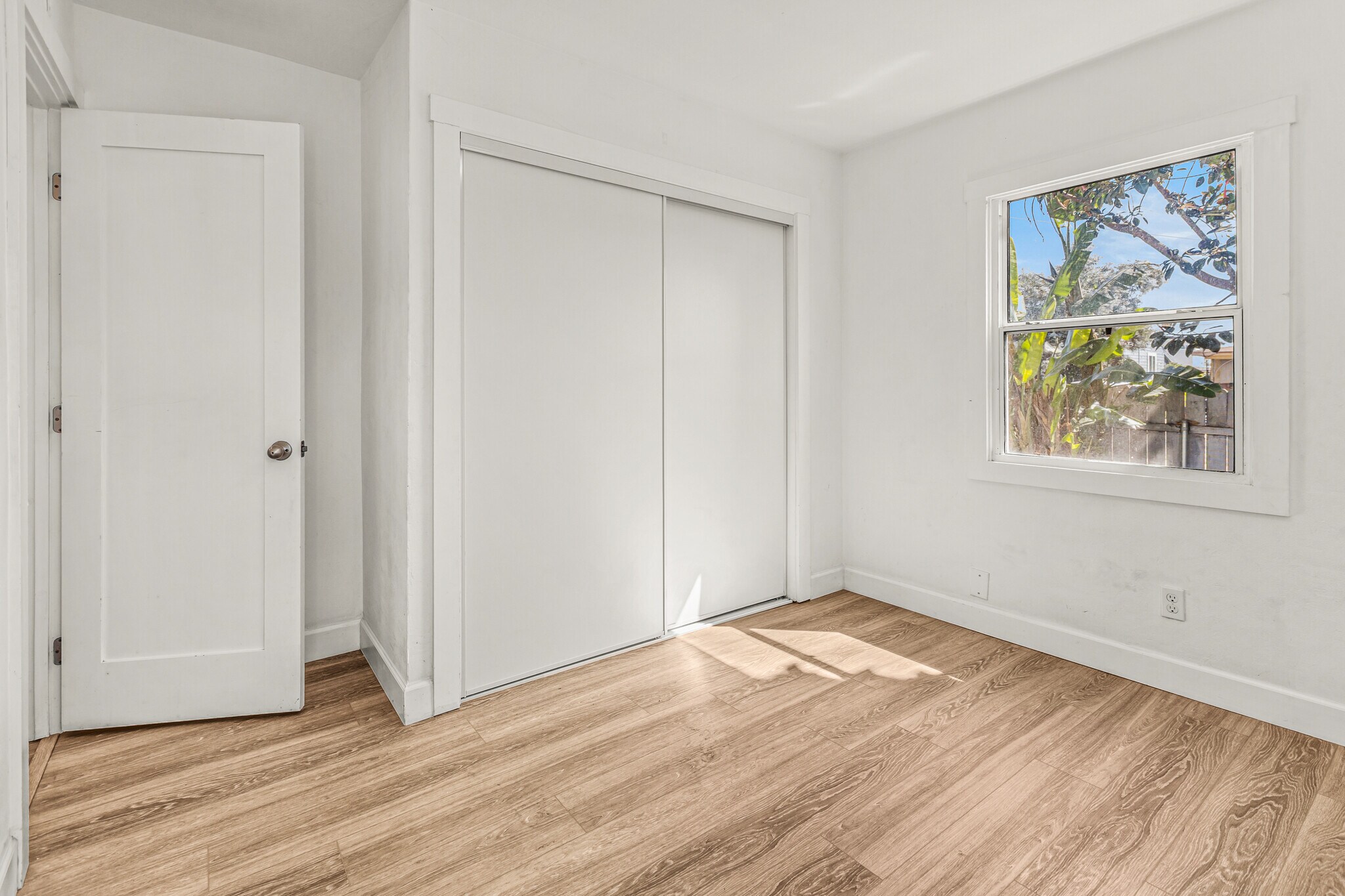 Building Photo - 1070 10th St