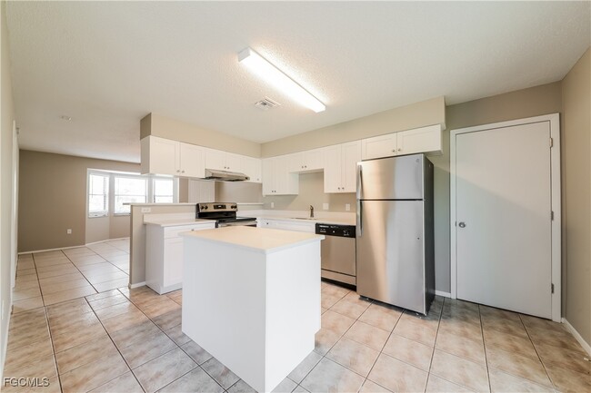 Building Photo - 3286 Papaya Rd