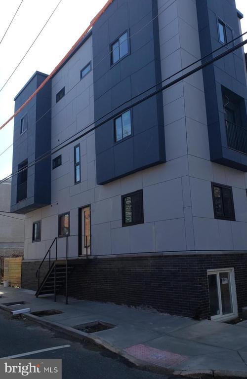 Building Photo - 519 N 38th St