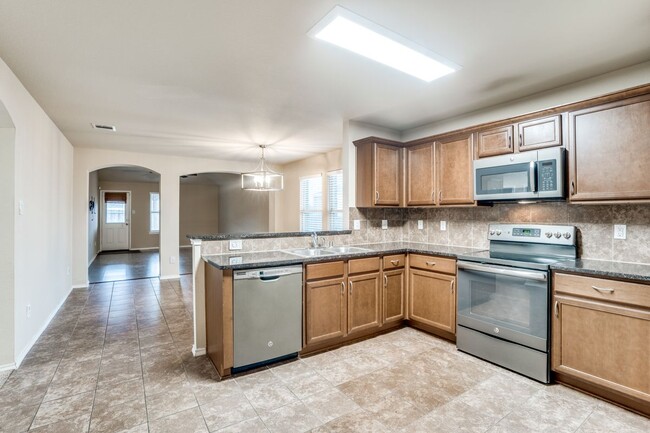 Building Photo - 1127 Roman Dr