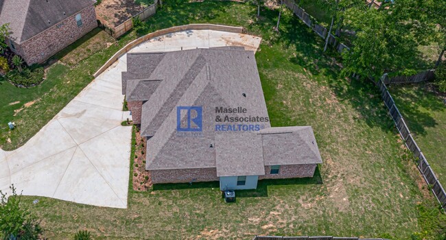 Building Photo - 4 Bed/3 Bath Home in Castlewoods