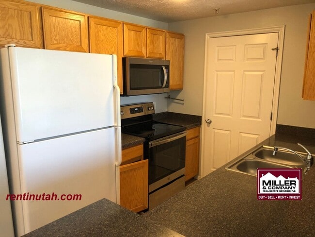 Building Photo - Nice Sandy Condo For Rent!!