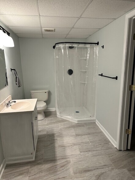 Building Photo - 2731 Larkspur Dr SE