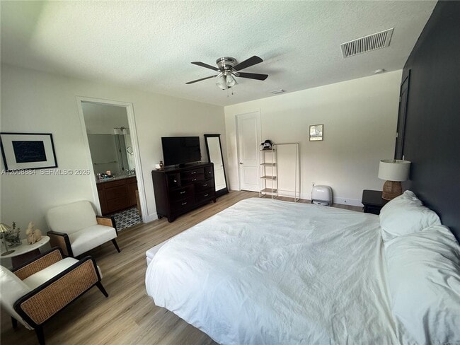 Building Photo - 2945 SE 3rd St