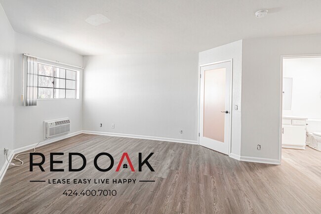 Building Photo - 10201 Woodbine St