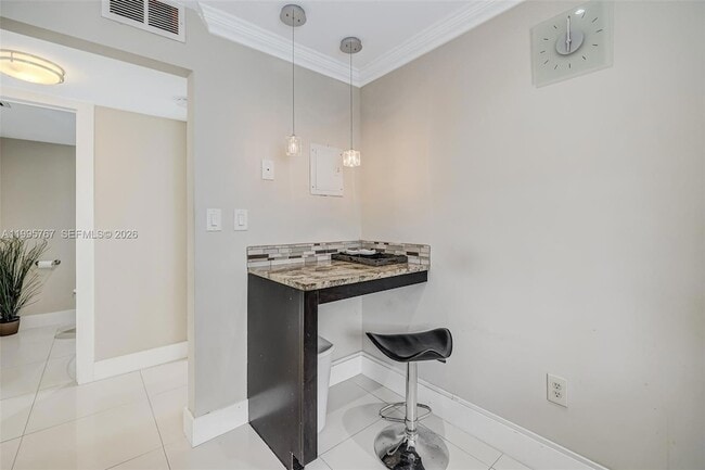 Building Photo - 618 Euclid Ave