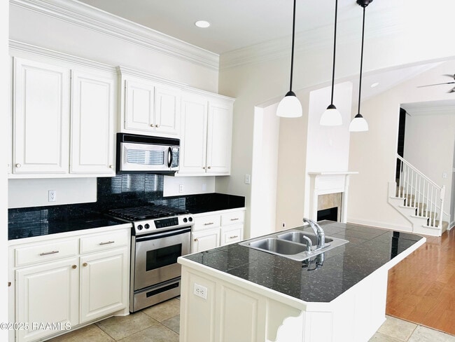 Building Photo - 108 Laguna Ln