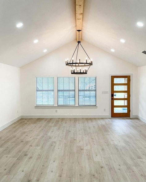 Building Photo - 3211 N Central St