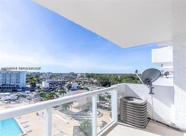 Building Photo - 13499 Biscayne Blvd