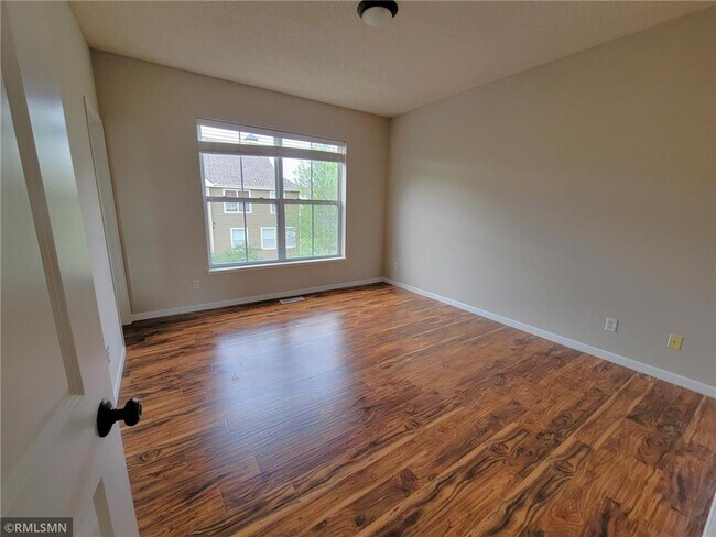 Building Photo - 10266 Bleeker St