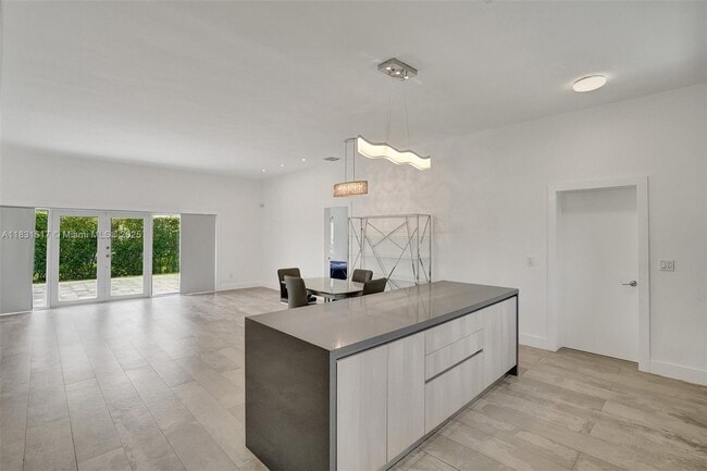 Building Photo - 8540 SW 20th St