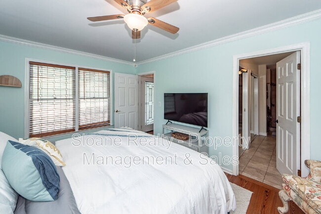 Building Photo - 834 Harbor Pl Dr