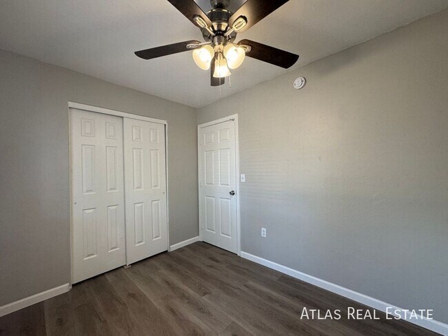 Building Photo - 506 N Iroquois Ave