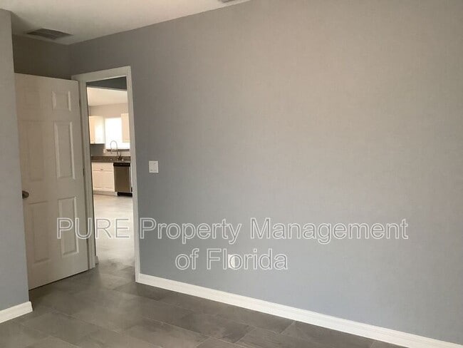 Building Photo - 2629 SW 175 Loop