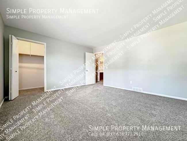 Building Photo - 770 Coleman St SE