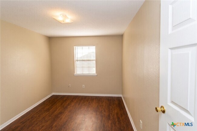 Building Photo - 304 Erby Ave